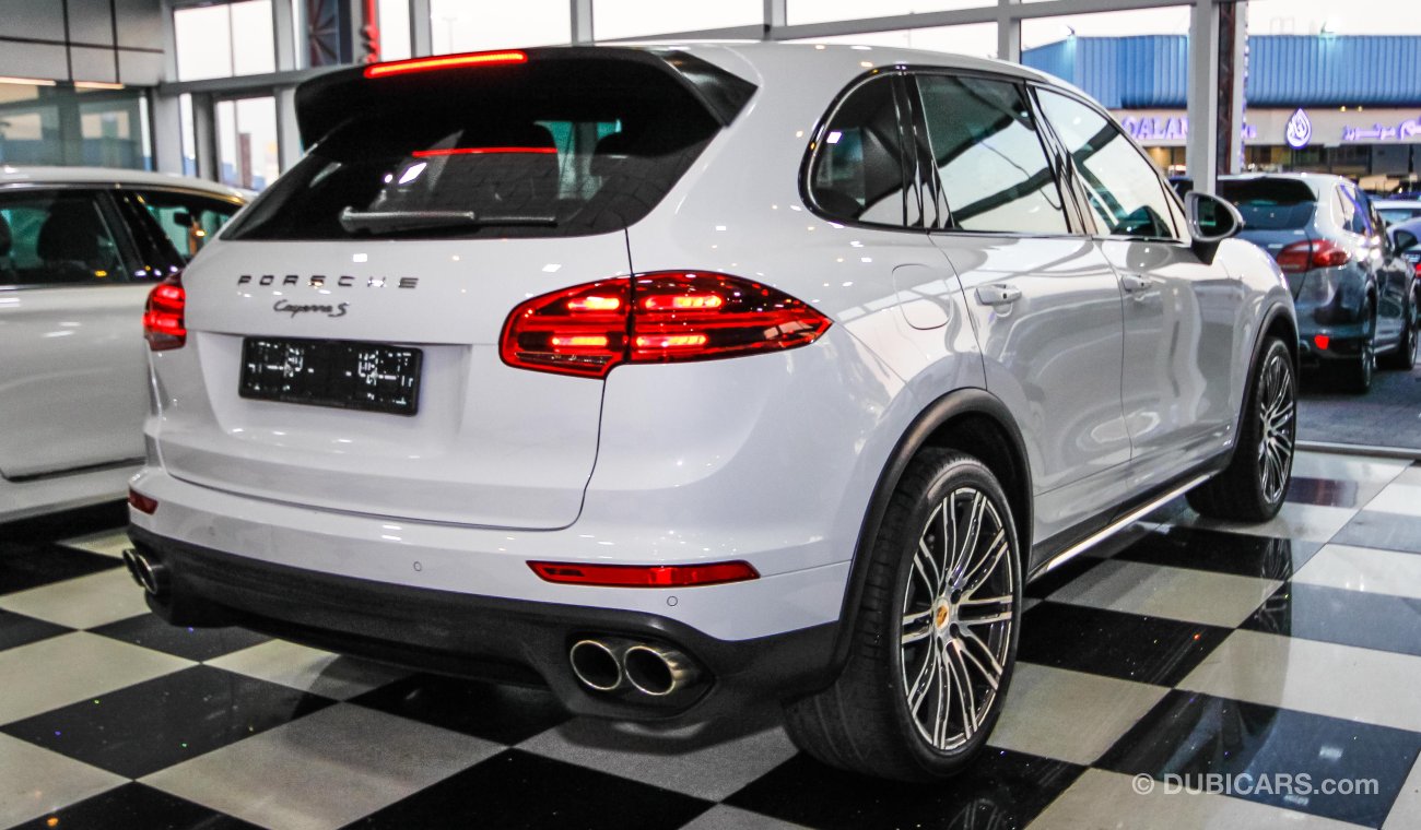 Porsche Cayenne S Full service history , under warranty