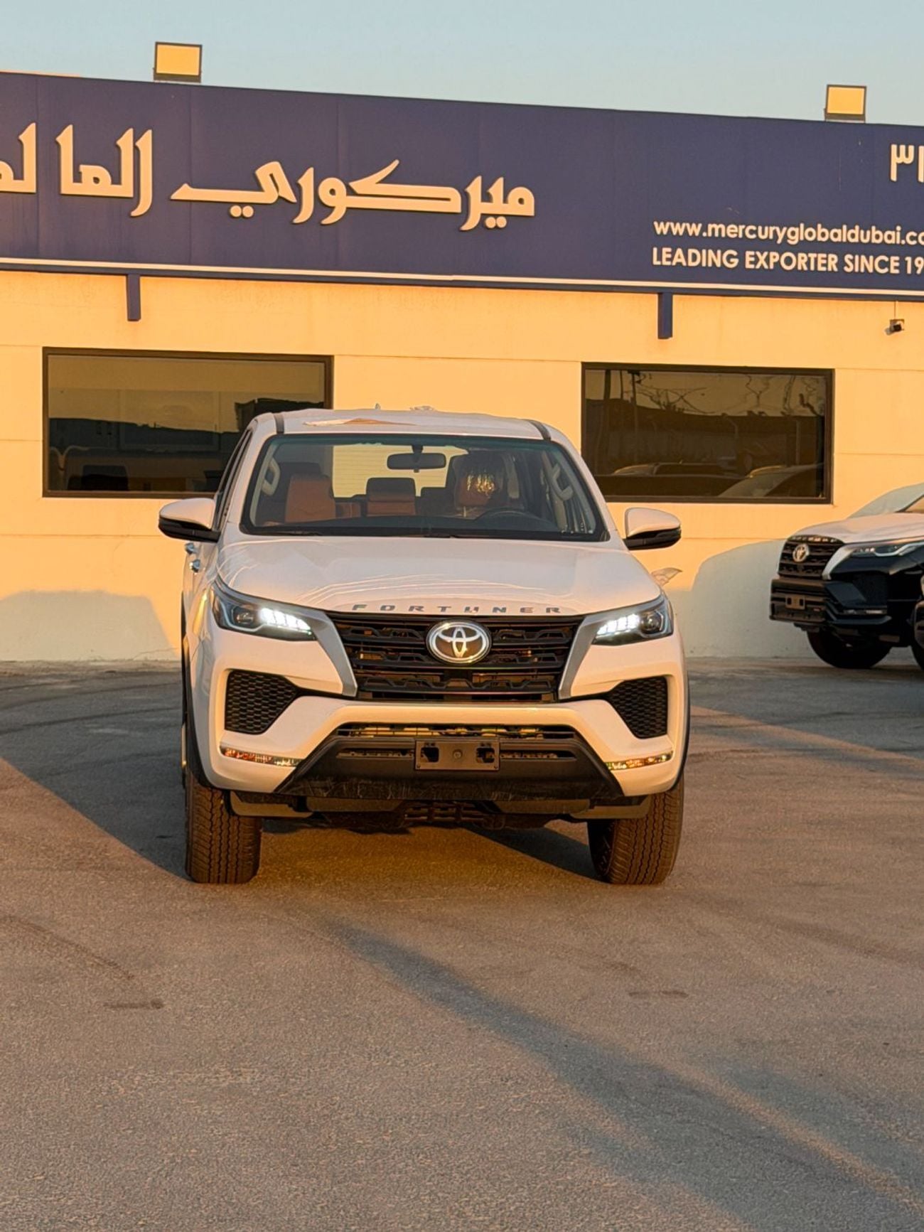 Toyota Fortuner SR5 2.7L PETROL A/T 7 SEATER