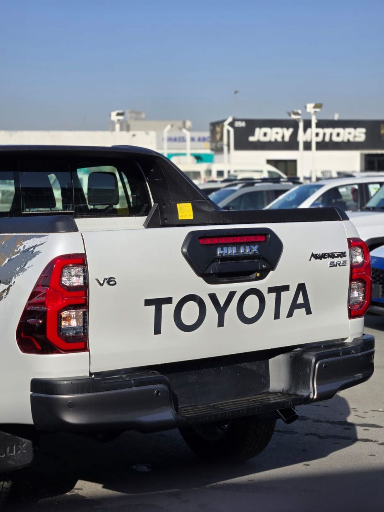 Toyota Hilux ADVENTURE 4.0L V6 A/T FULL OPTION DOUBLE CABIN PICKUP