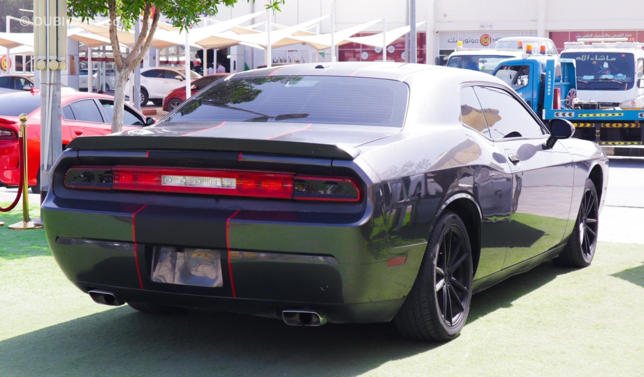 Dodge Challenger