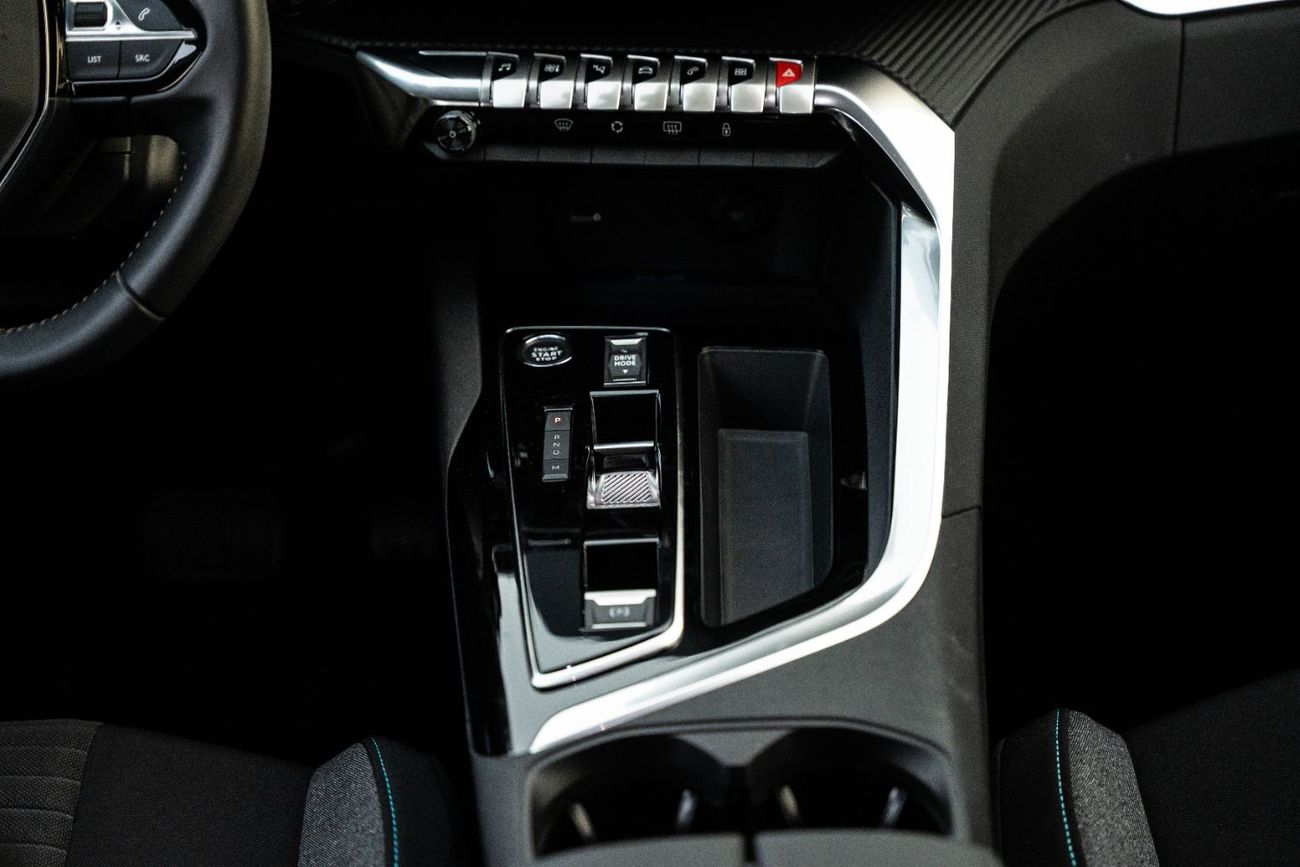 بيجو 3008 Active 2024 Agency Warranty 1.6L 4 Cylinders Full Service History GCC