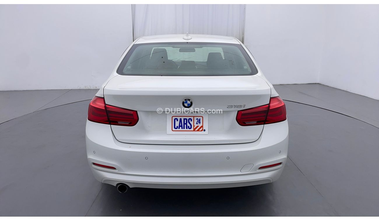 بي أم دبليو 318i EXCLUSIVE 1.5 | بدون دفعة مقدمة | اختبار قيادة مجاني للمنزل