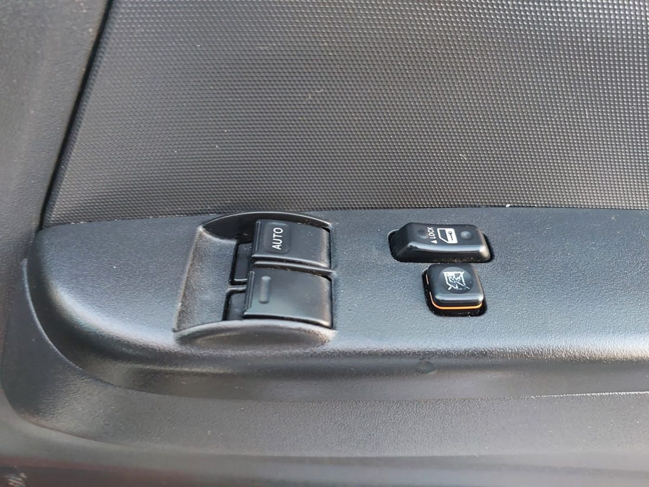 تويوتا هاياس TOYOTA HIACE VAN RHD 2015 MODEL 3.0 L DIESEL AUTOMATIC(PM16208)