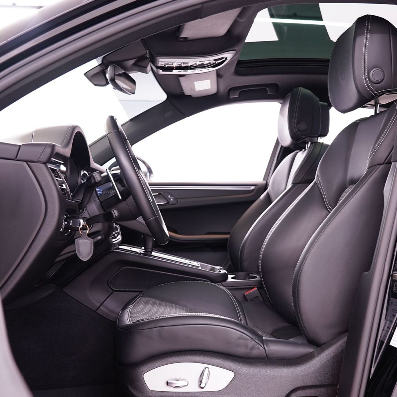 بورش ماكان T 2.0L (260 HP) 2024 Porsche Macan, Warranty, Full Porsche Service History, Sport Chrono Package, Ve