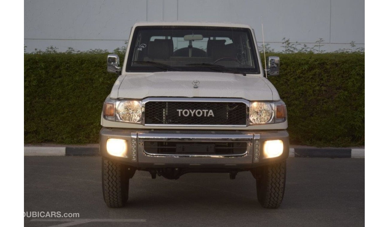 Toyota Land Cruiser Pick Up 4.0L PETROL V6 DOUBLE CABIN MANUAL TRANSMISSION