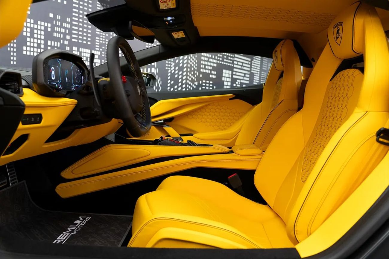 Lamborghini Revuelto LAMBORGHINI | REVUELTO 2025MY | GCC SPECS DEALER WARRANTY + SERVICE CONTRACT 5 YEARS 6.5L V12 Hybrid