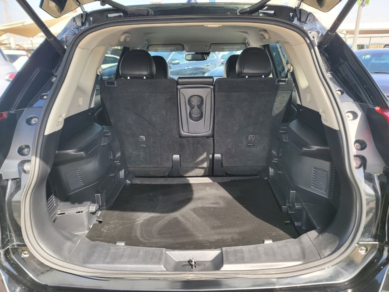 نيسان إكس تريل S 2.5L FWD (5 Seater)