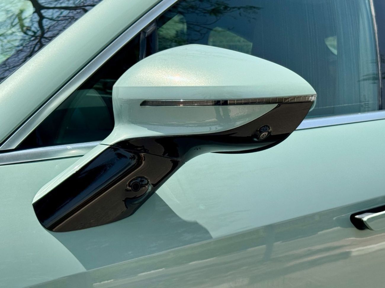 أفاتر 11 Performance AWD 2023 Used Avatr 11 (Dual Motor) / 90 kW.h / Range (580 km) / 572 HP / Warranty&Servi