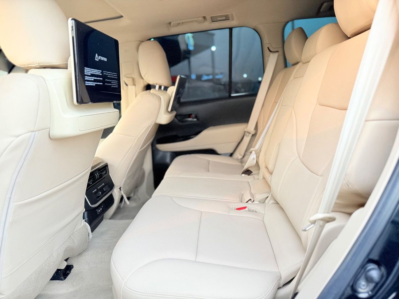 Toyota Land Cruiser Toyota landcuriser 2022 Years TwinTurbo GXR 3.5L petrol left hand drive black color