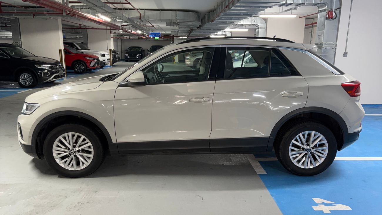 Volkswagen T-ROC LIFE 2023 LIFE | AED 919/Month | 0 DP | 30 Day Return | Warranty | Service History