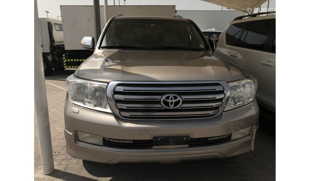 Toyota Land Cruiser Gxr-i, 6 Cylinder, full option,model:2011