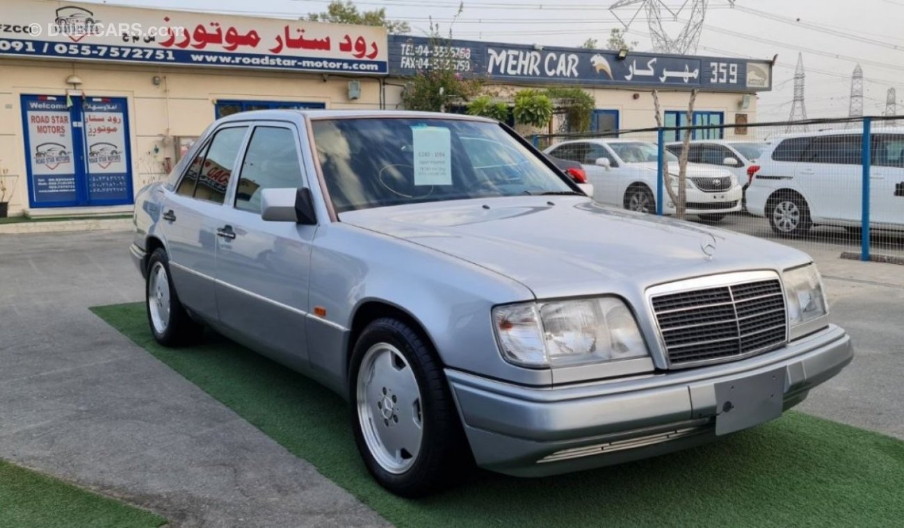 مرسيدس بنز E 280 Japan imported - super clean car - 1 owner - free accident - 78000 km only