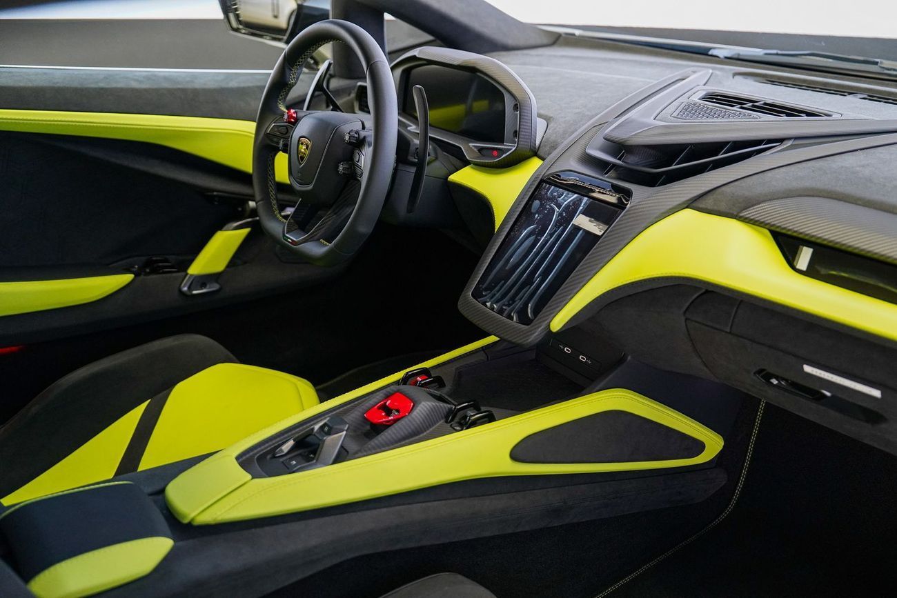 Lamborghini Revuelto 6.5L V12 Hybrid