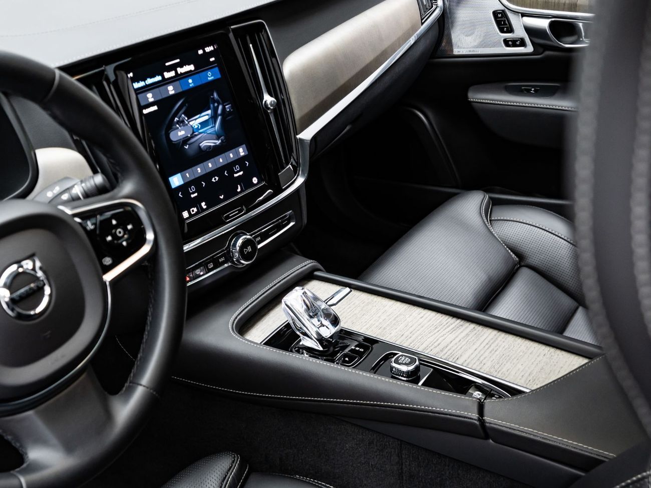 Volvo S90 B5 2.0T Powertrain 2023 Volvo S90, 2028 Volvo Warranty, Full Volvo Service History, Low KMs, GCC