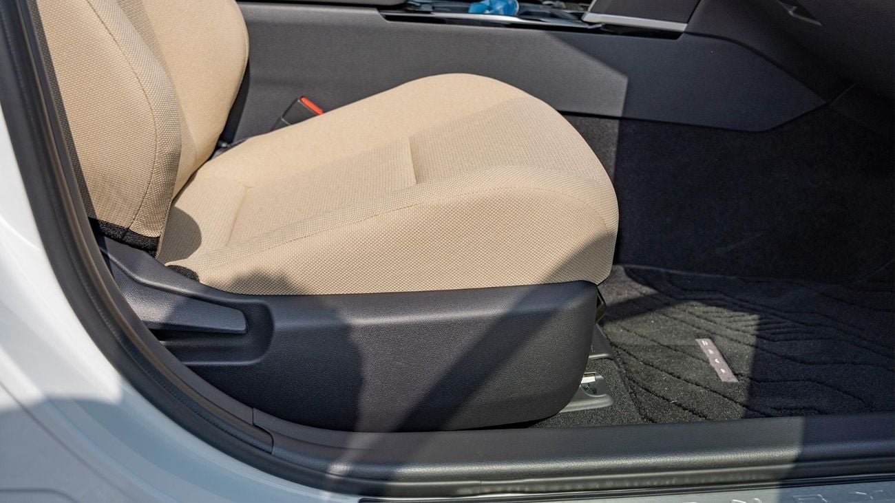 Toyota Camry 2026 Toyota Camry LE facelift 2.5L Petrol AT with Sunroof - GCC (Export price)