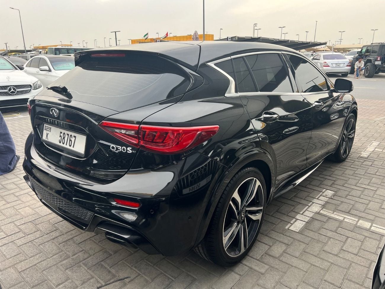 Infiniti Q30
