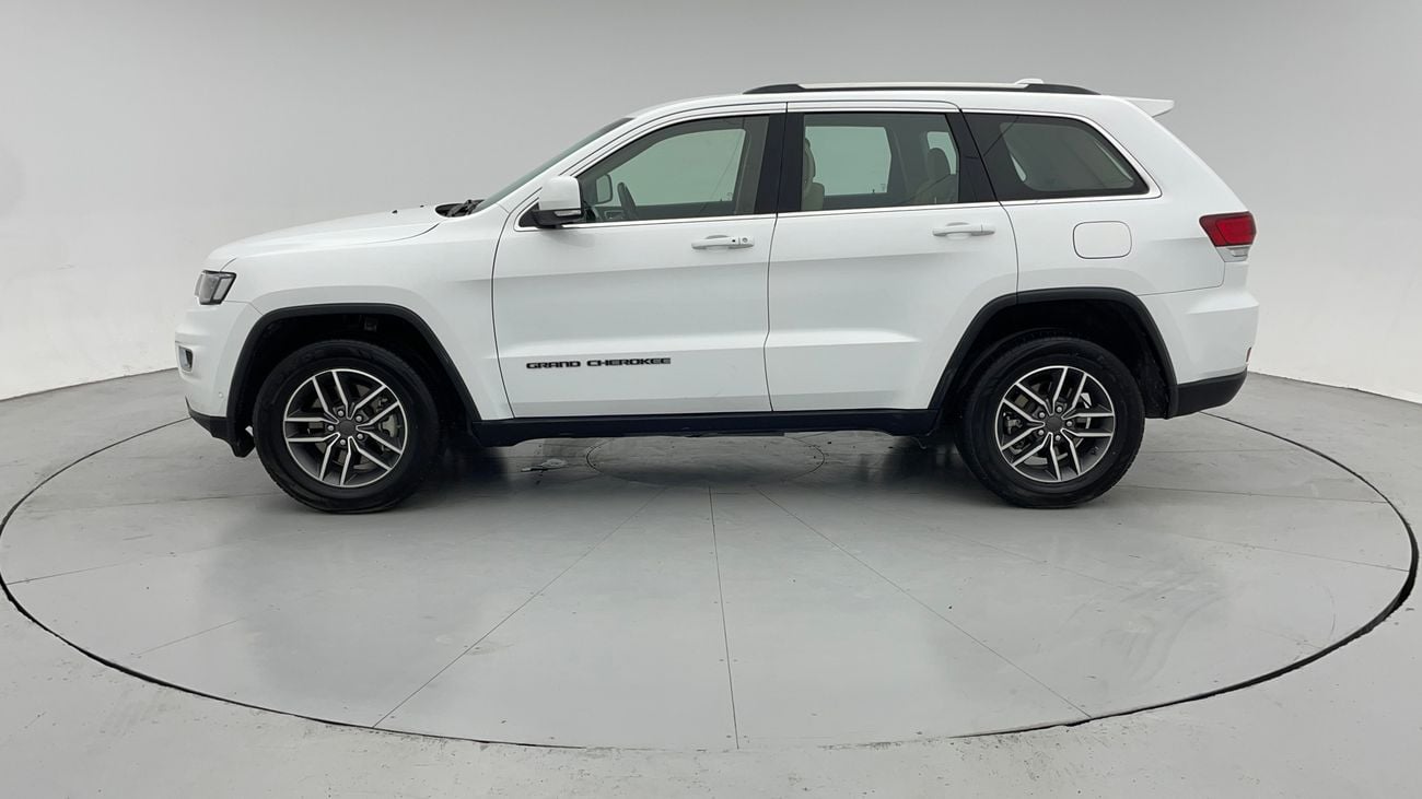 جيب جراند شيروكي LAREDO 3.6 | بدون دفعة مقدمة | اختبار قيادة مجاني للمنزل