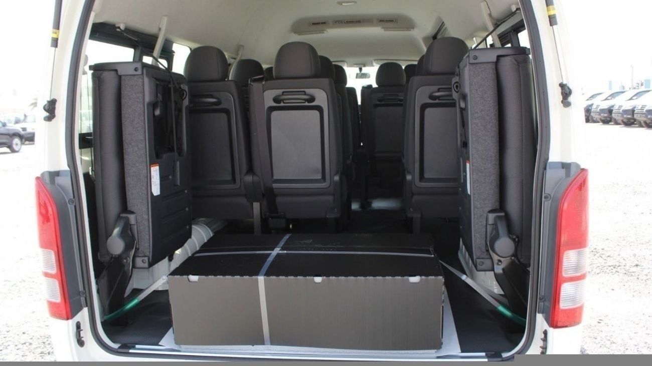 تويوتا هاياس Toyota Hiace 2.5L Diesel 15 seater AC H.Roof MY2024