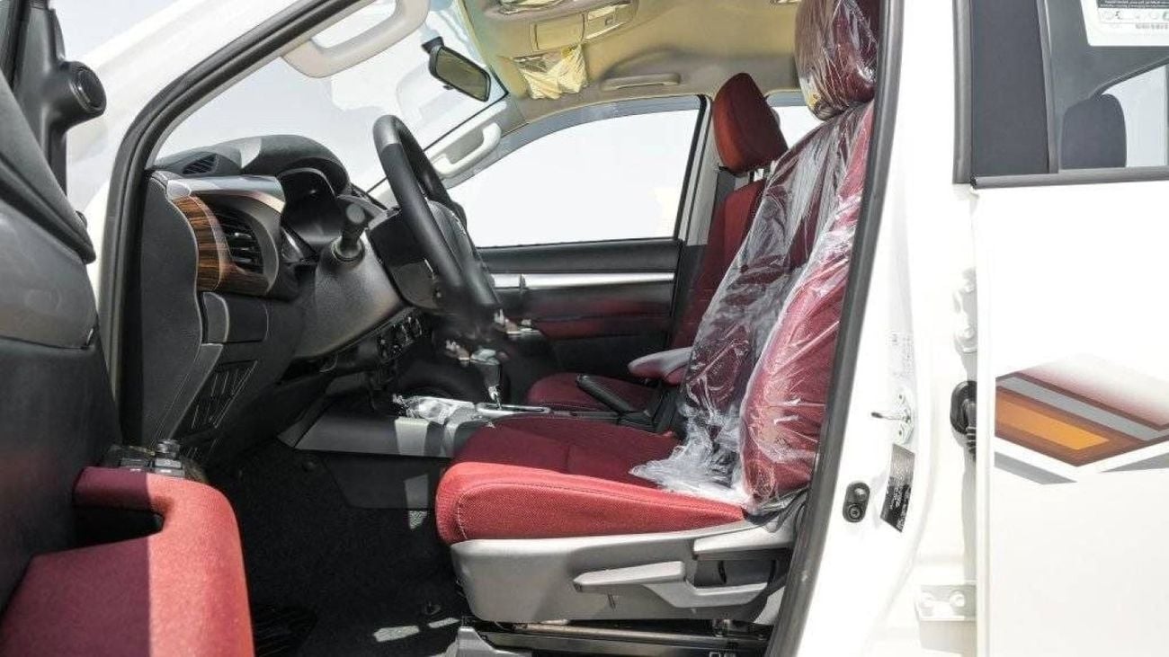 تويوتا هيلوكس 2.7 SR5, DIGITAL AC, ALLOY WHEELS, FOG LAMPS, MODEL 2024