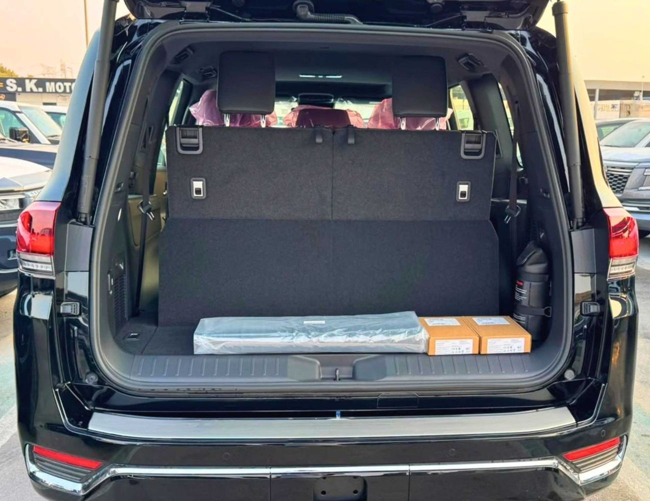 Toyota Land Cruiser VX 4.0L PETROL V6 || RADAR | BIG DVD | REAR ENTERTAINMENT SCREEN | COOL BOX | FULL OPTION (CODE#VX4M