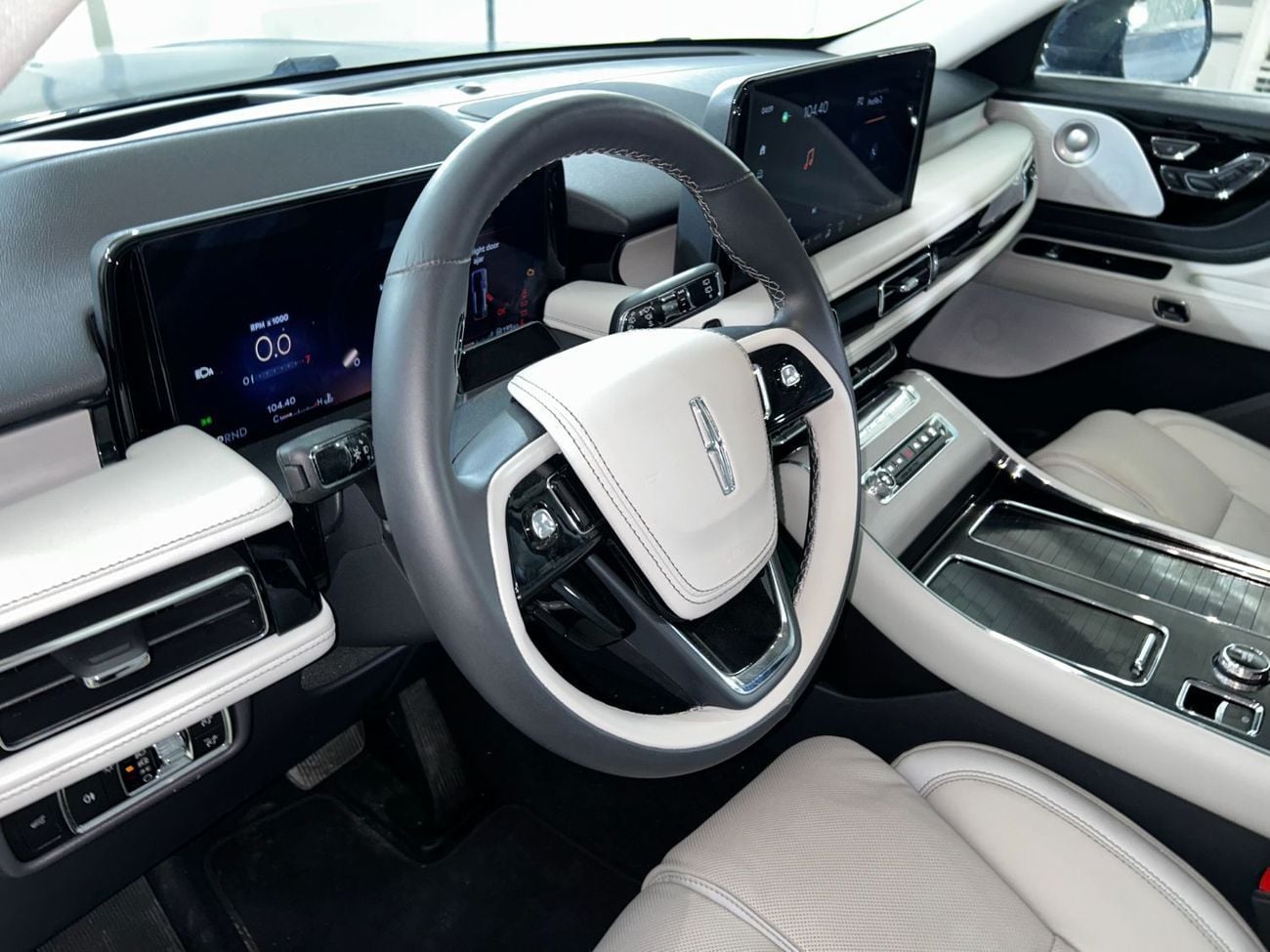 Lincoln Aviator Presidential 3.0L AVI925W PRESIDENTIAL / AL TAYER MOTORS / AL QOUZ SHOWROOM