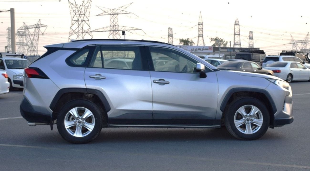 تويوتا راف ٤ LE 2.0L FWD