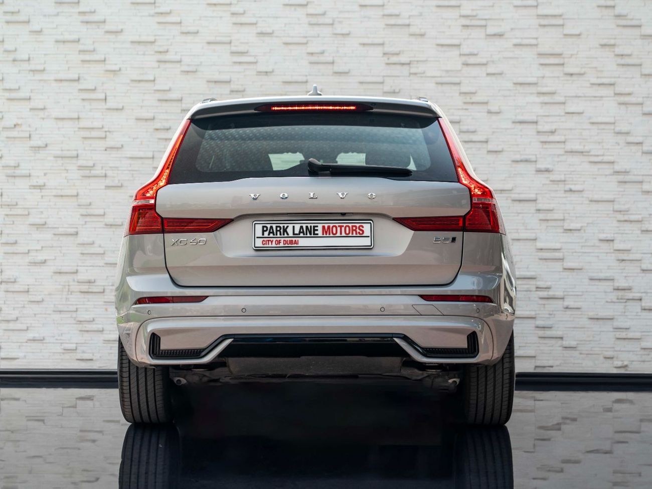 فولفو XC 60 B5 Ultimate Dark