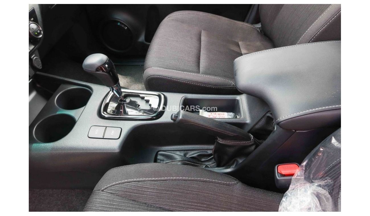 Toyota Hilux 2023 Toyota Hilux 4x4 DC 4.0 Adventure HI SR5 P A/T - Silver inside black