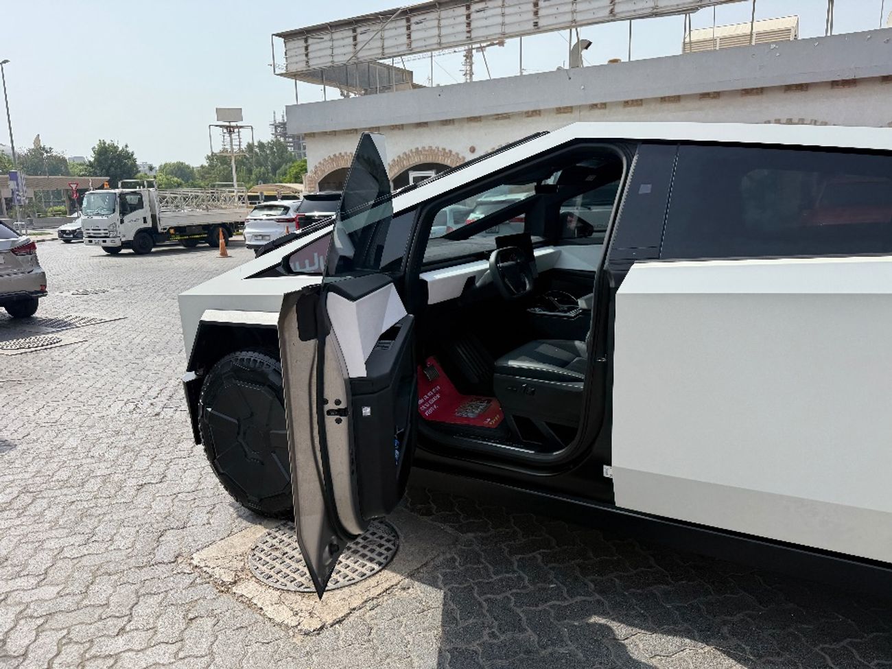 Tesla Cybertruck Cyberbeast