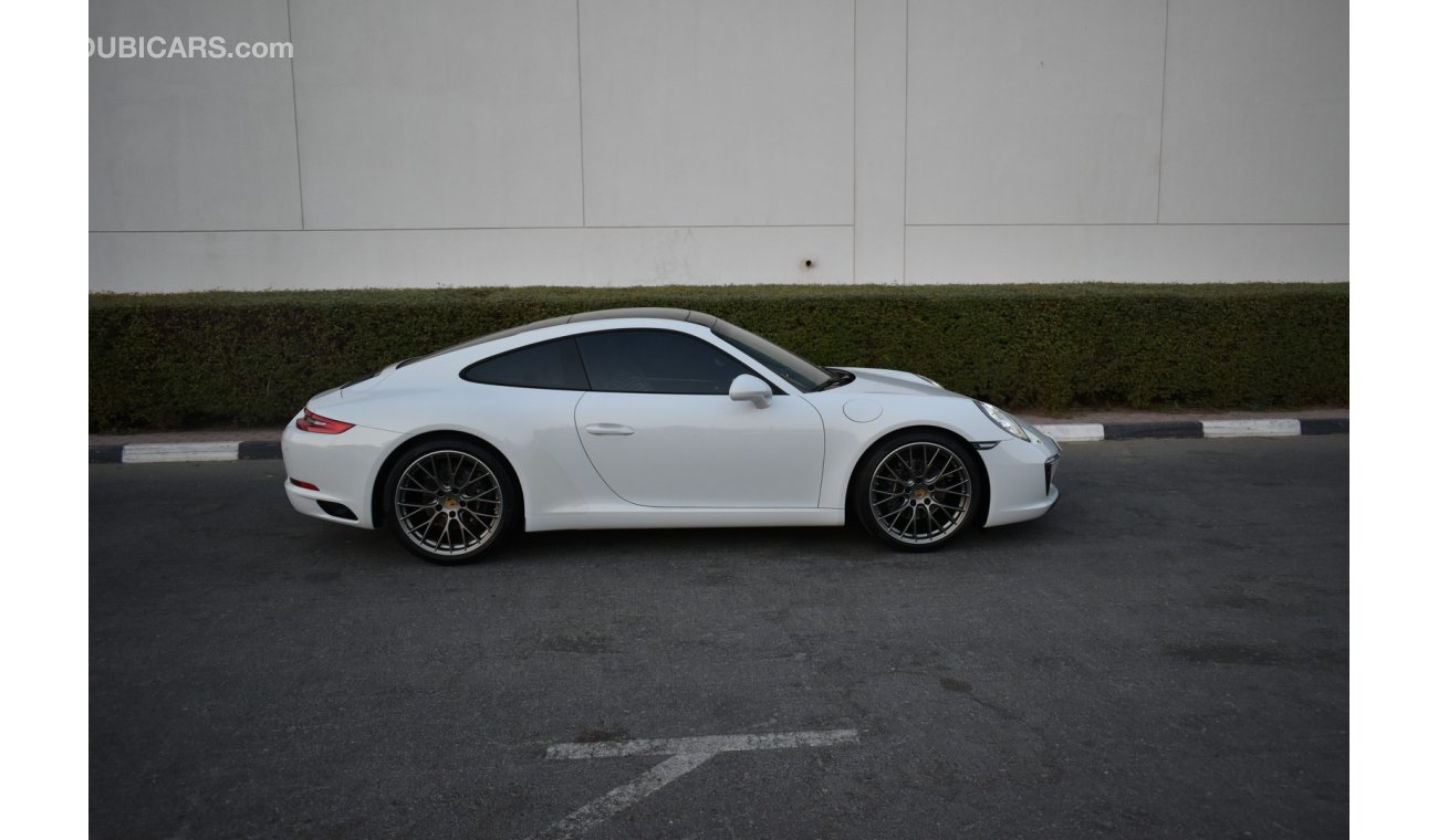 Porsche 911 Carrera-3.0L-Pet-V6-WHT_RED_2017