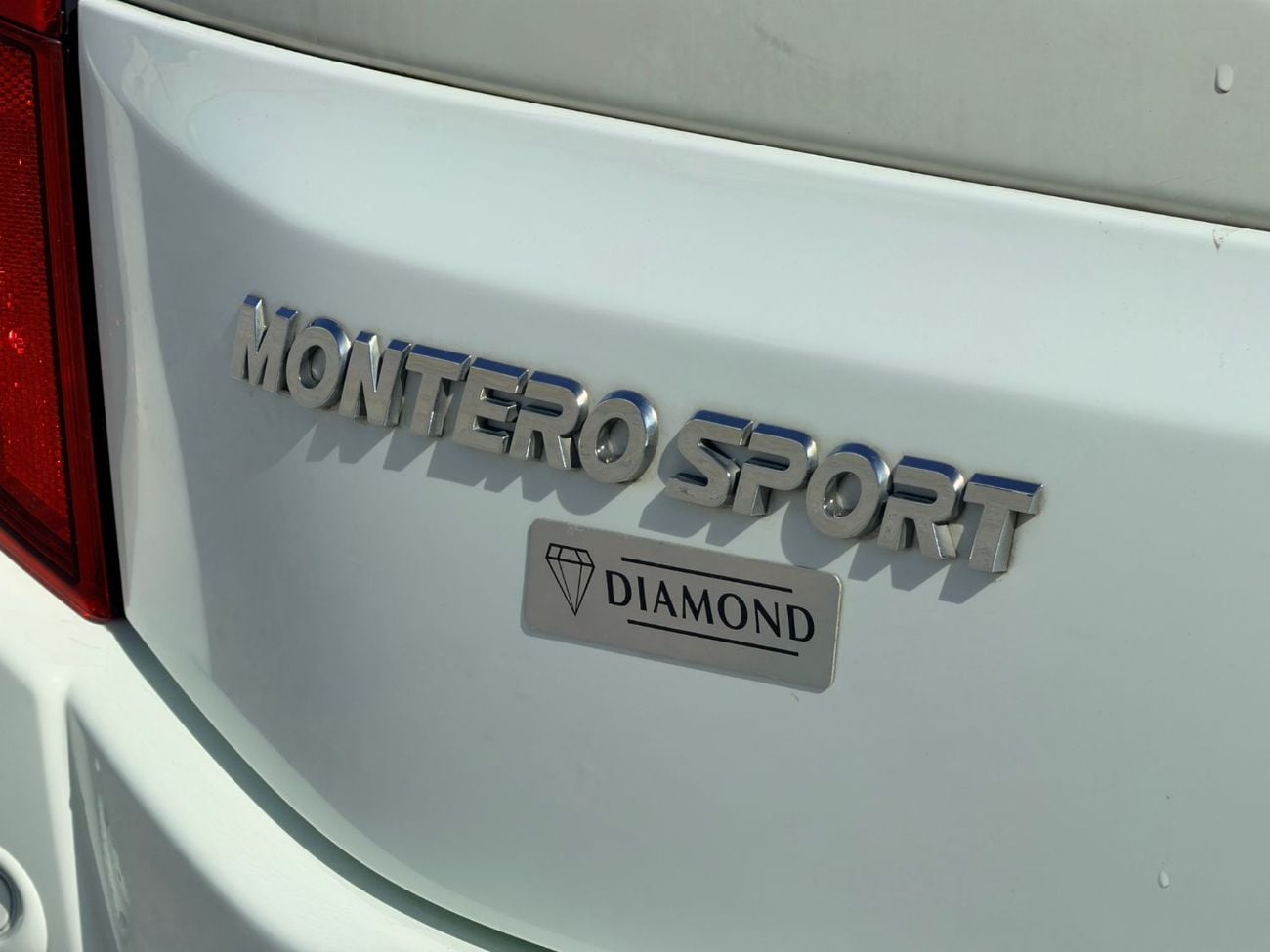 Mitsubishi Montero Sport GLS Mid 3.0L MITSUBISHI MONTERO SPORT | 3.0L V6 – 216 BHP | 2016 | GCC SPECS