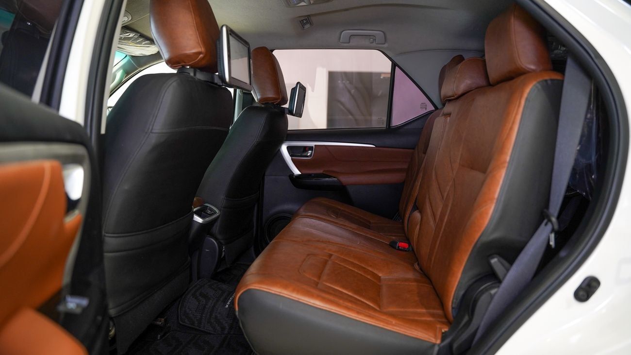 Toyota Fortuner VXR 4.0L (278 HP)