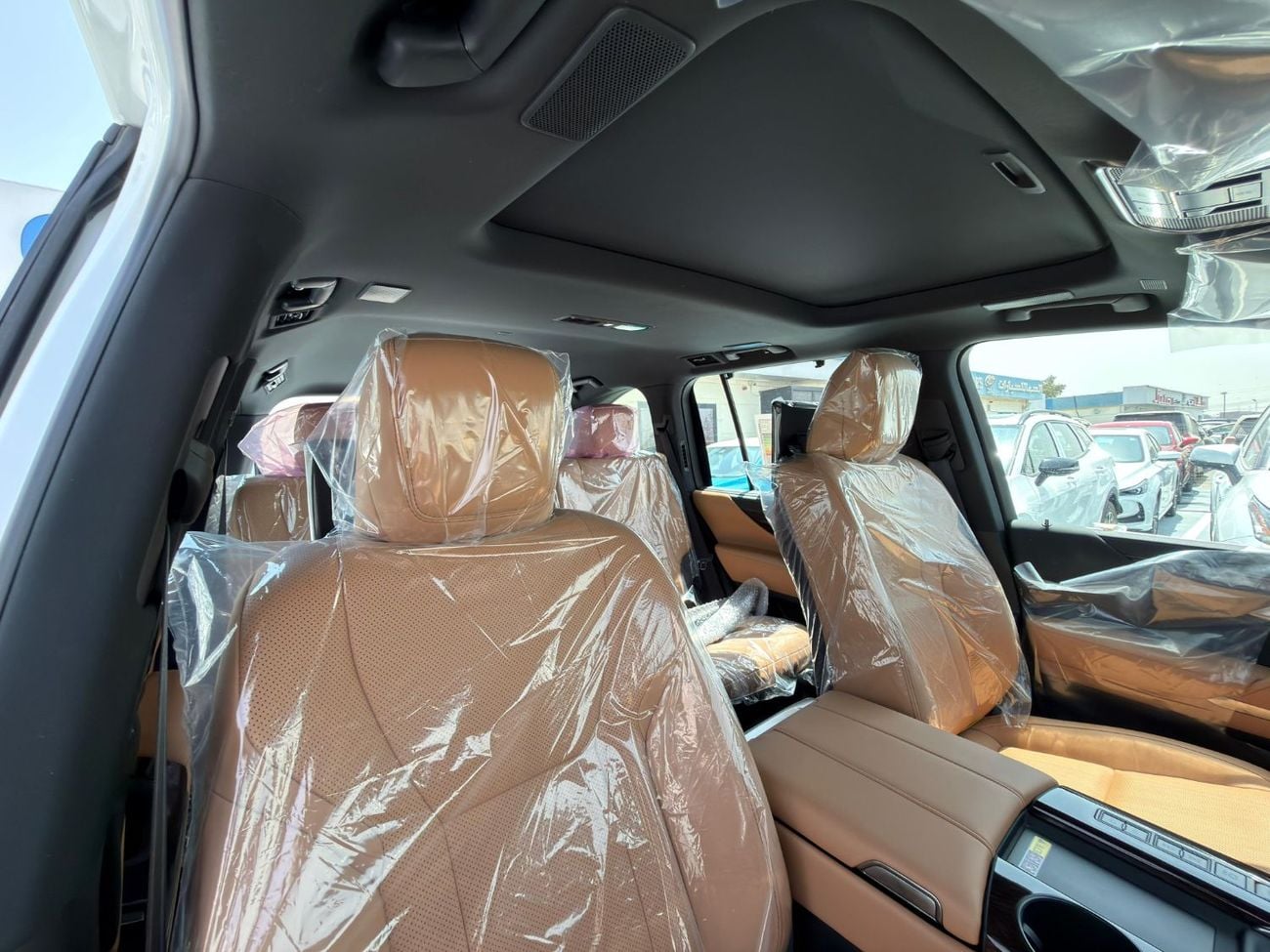 Lexus LX700h SIGNATURE 3.5L TT HEV 2026 Export Price @ 613,000 AED
