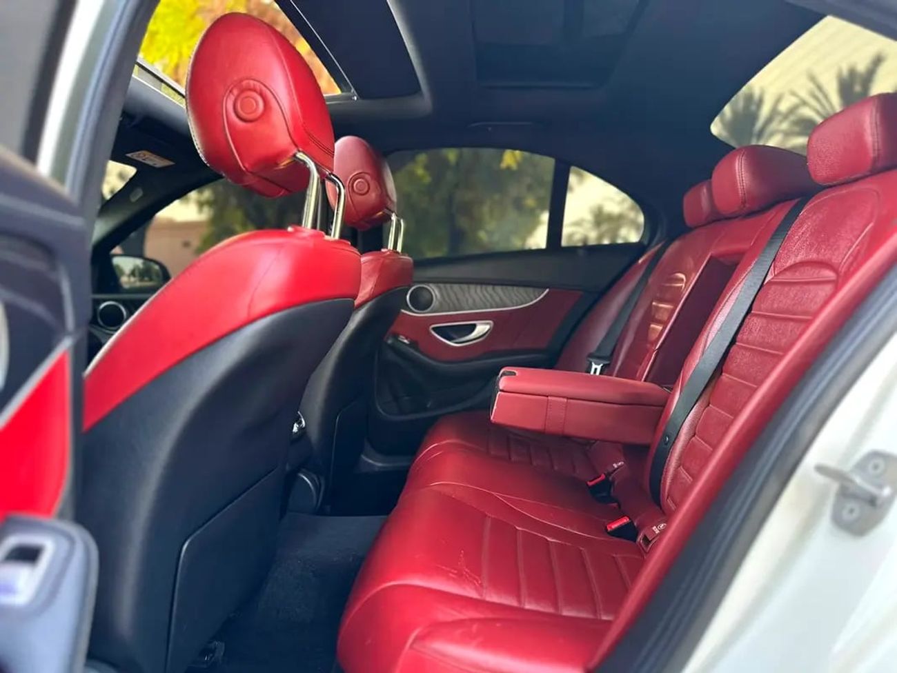 Mercedes Benz C200 C200 | GCC Specs | Low Mileage