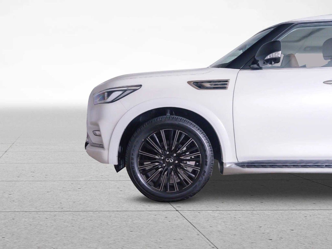 Infiniti QX80 LUXE 5.6