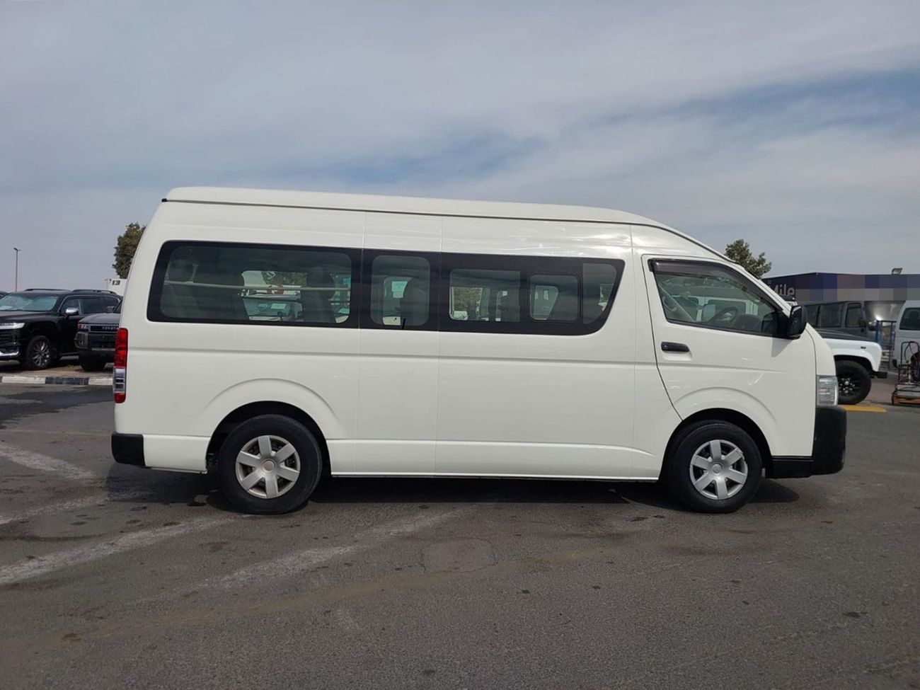 Toyota Hiace TOYOTA HIACE COMMUTER VAN RHD 2014 MODEL 2.7 L PETROL AUTOMATIC(PM47858)