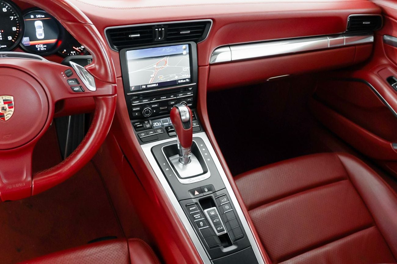 Porsche 911 Carrera 4 3.4L Coupe