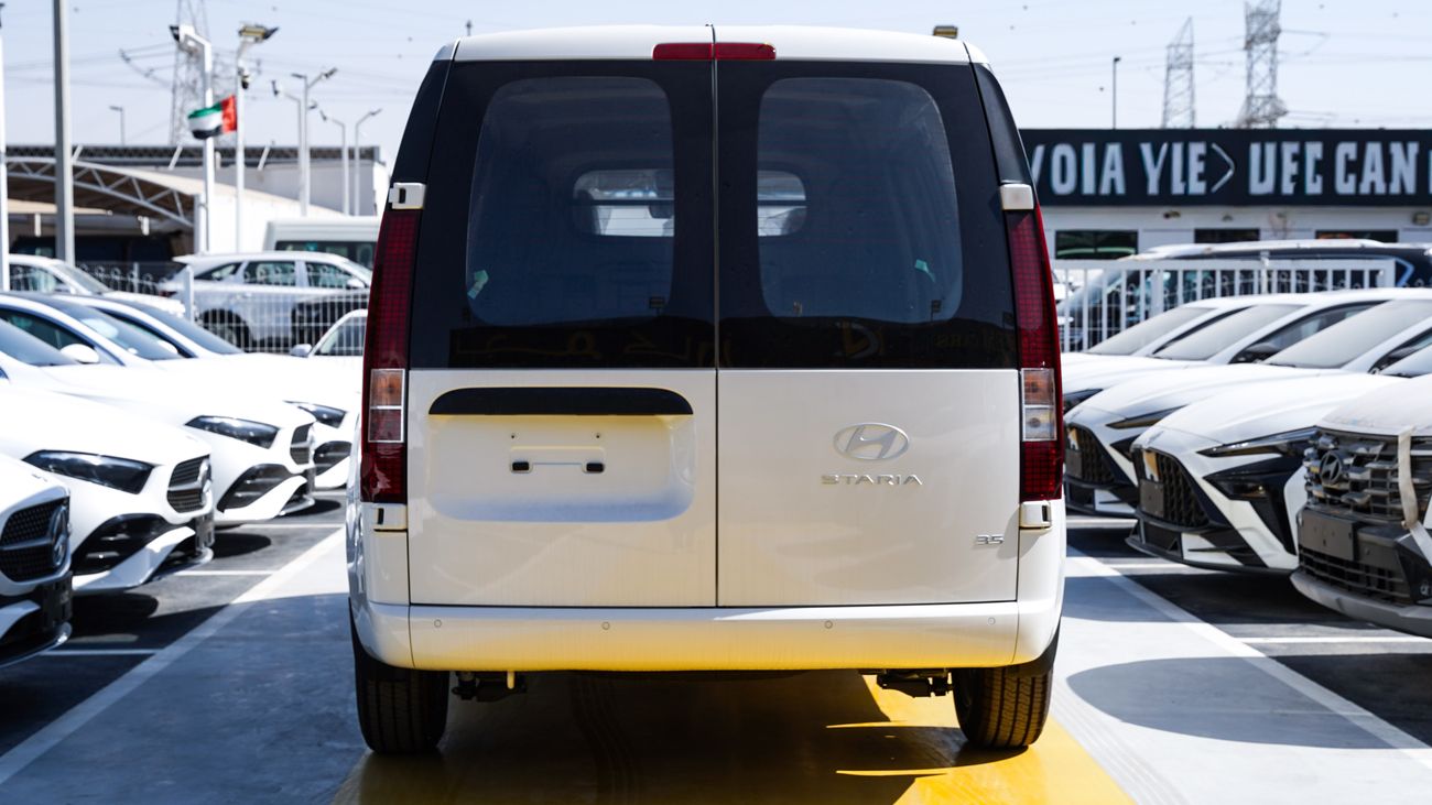 Hyundai Staria