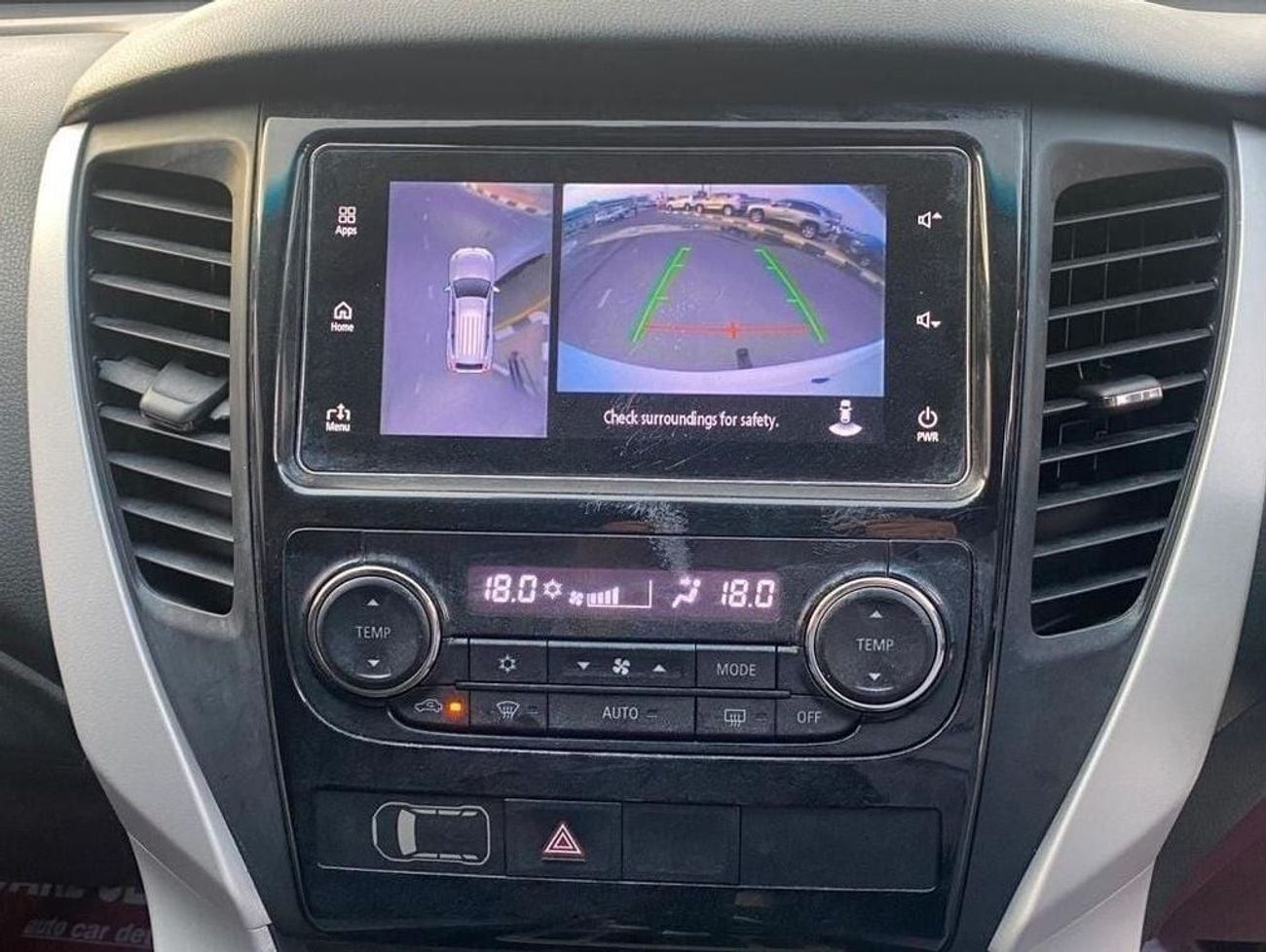 ميتسوبيشي باجيرو Diesel 2.4 Liter Right Hand Drive Automatic 7 Seater Leather seats 4WD