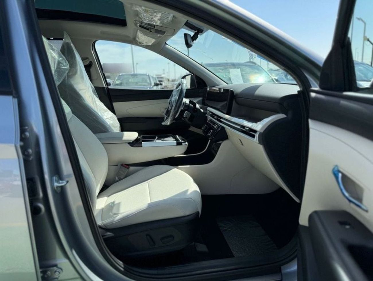 Hyundai Tucson PREMIUM HYUNDAI TUCSON 1.6T - 2025 MODEL - SILVER COLOR