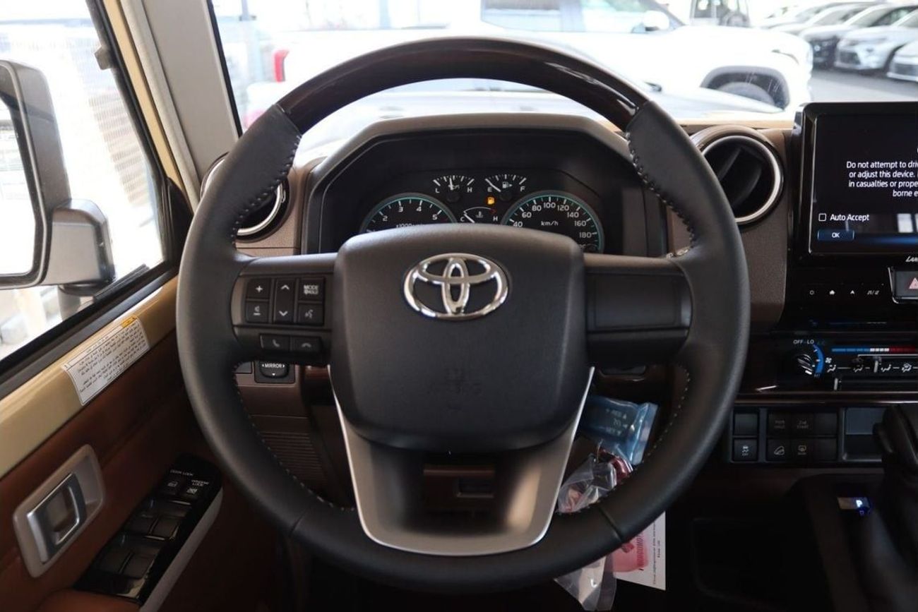 Toyota Land Cruiser GRJ76 4.0 V6 AUTOMATIC FULLY LOADED