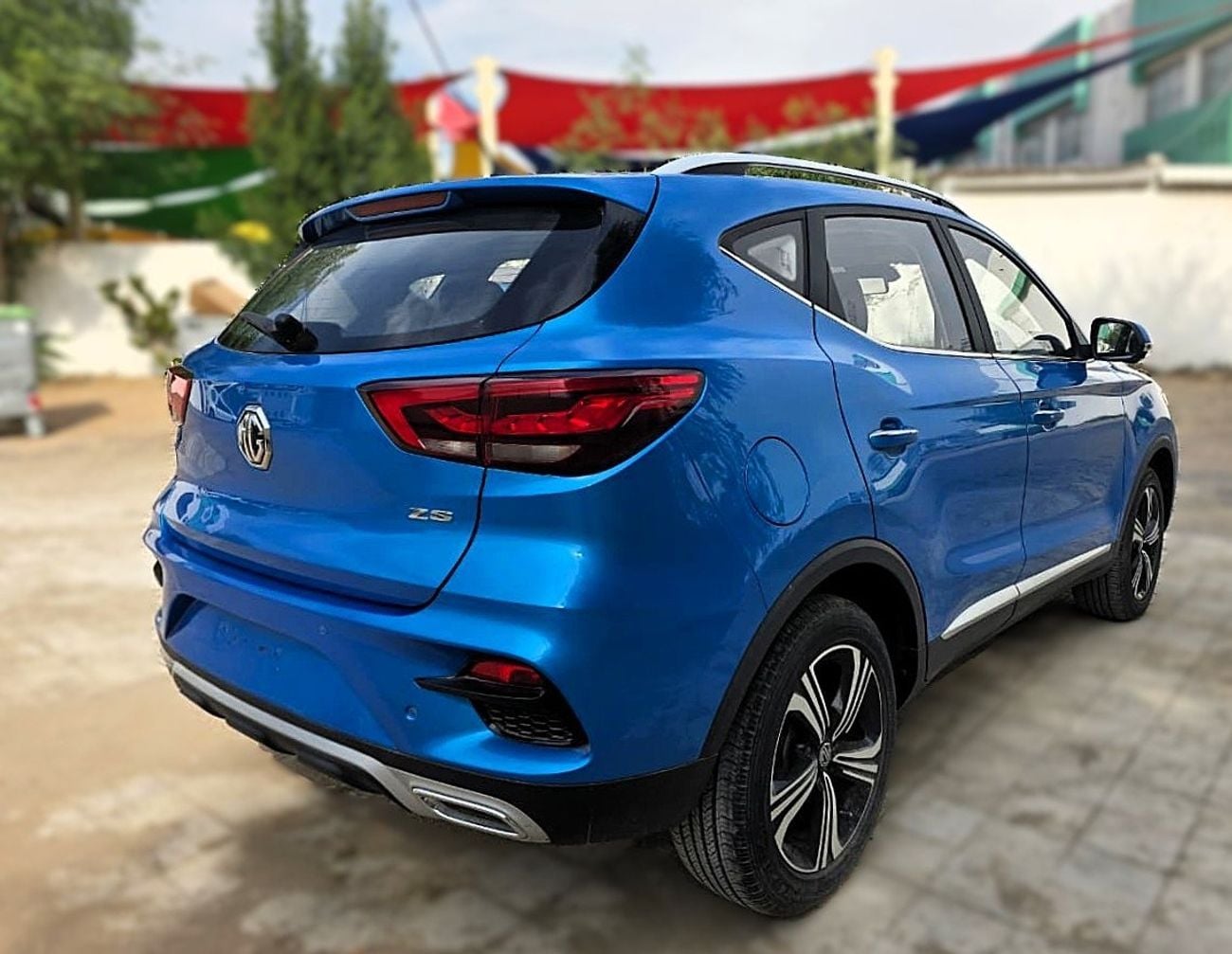 MG ZS LUXURY  1.5L A/T SUV  FWD  GCC