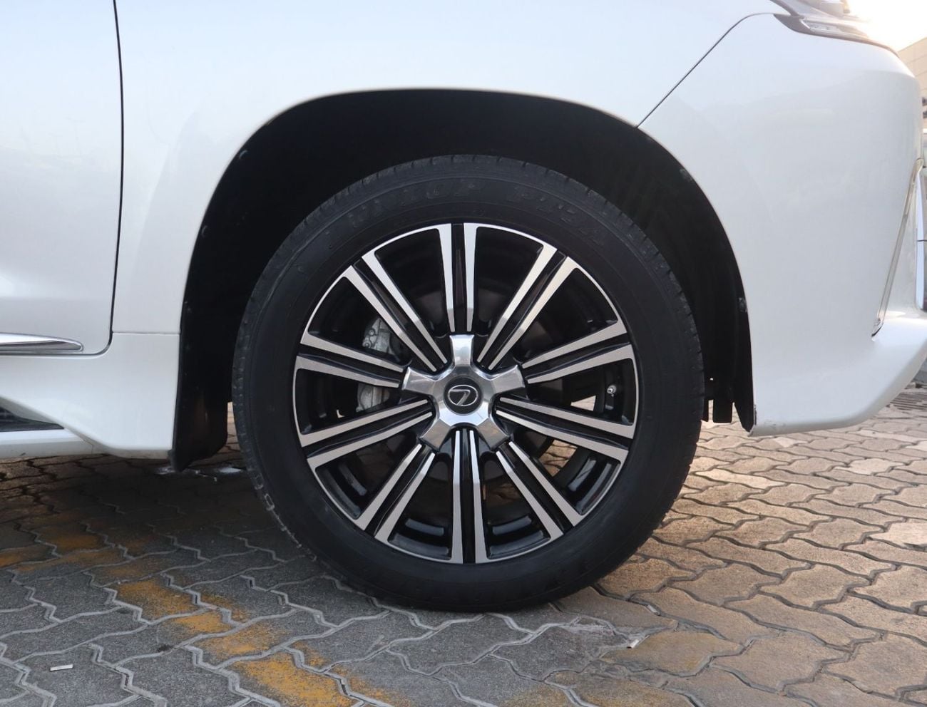 لكزس LX 570 Premier 5.7L