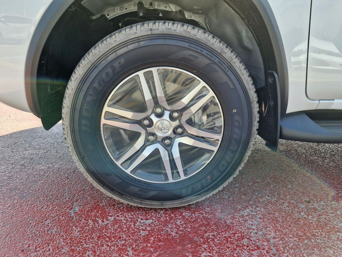 Toyota Fortuner EXR Toyota Fortuner (TGN156) – 2.7L Petrol – 4WD – White – 2025 Model