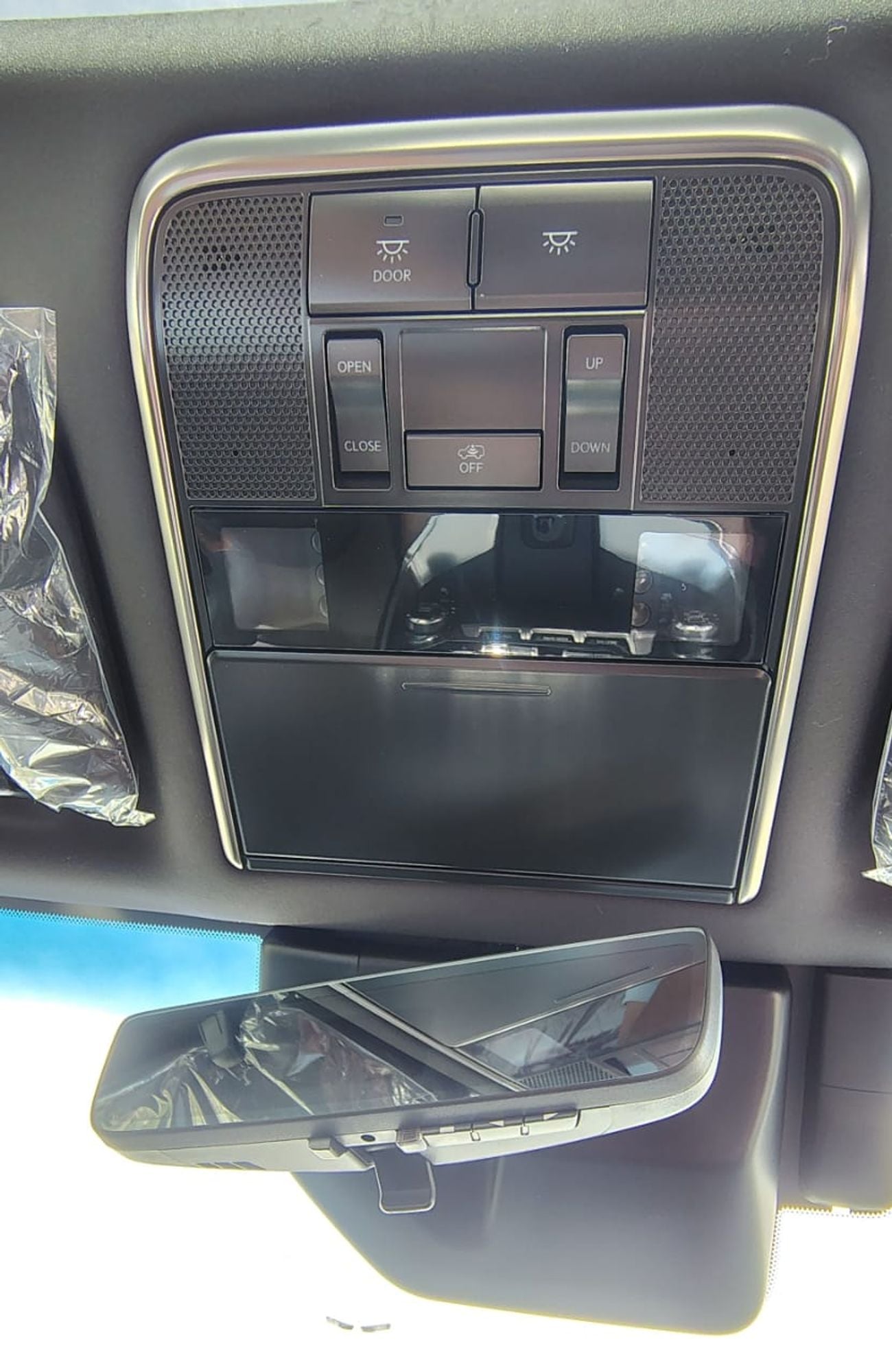 لكزس LX 700h Signature