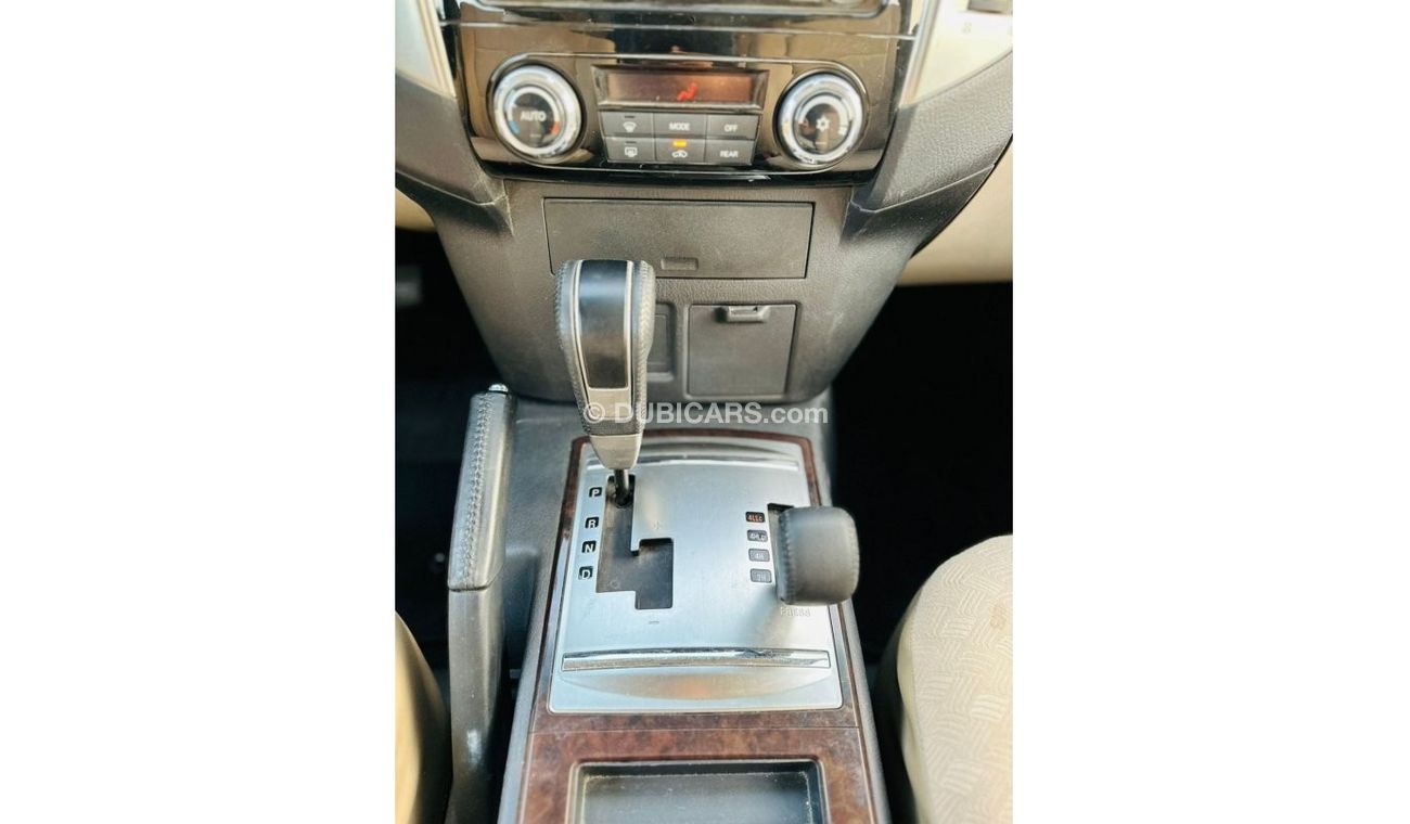 Mitsubishi Pajero GLS Mid 1030 PM || PAJERO GLS 3.0 V6 4WD || LOW MILEAGE 0% DOWN PAYMENT || WELL MAINTAINED