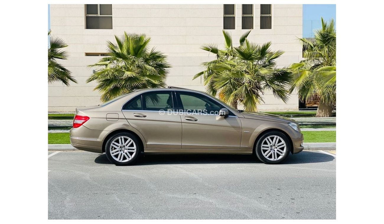 Mercedes-Benz C 200 Mercedes - BENZ C200 KOMPRESSOR || GCC || Very Well Maintained