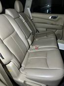 Nissan Pathfinder SV