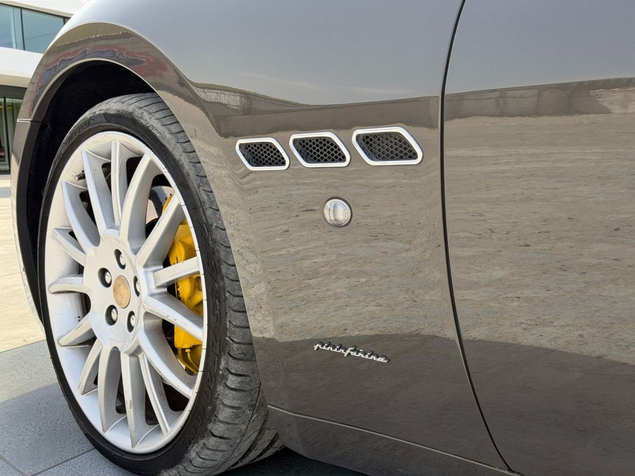 مازيراتي جران كابريو MASERATI GRANCABRIO FENDI EDITION | 4.7L V8 – 460 BHP | 2012 | GCC SPECS