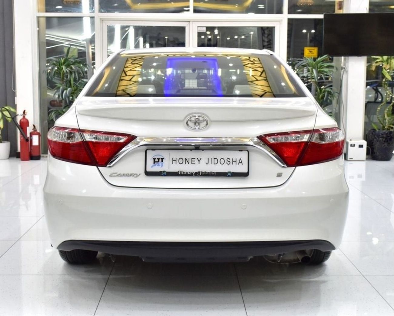 تويوتا كامري EXCELLENT DEAL for our Toyota Camry S ( 2016 Model ) in White Color GCC Specs